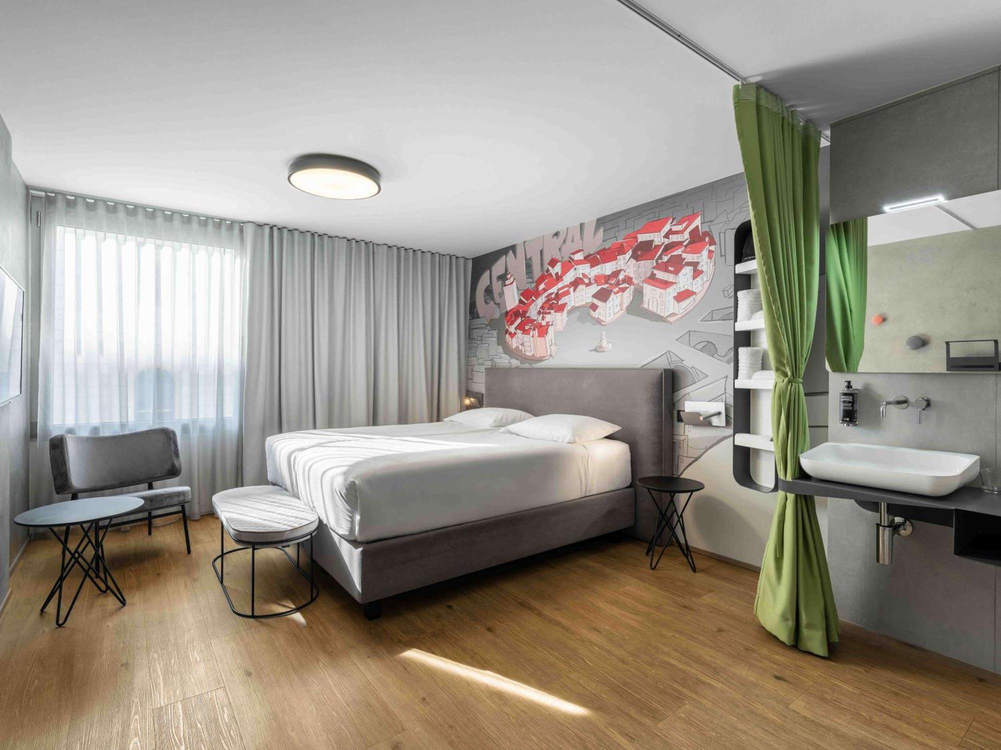 Ibis Styles Ljubljana Centre Hotel Exterior photo
